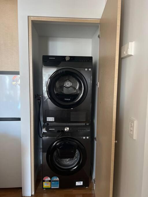 Exclusive Suite Cbd Riverviews - Parkingonsite — Photos 3